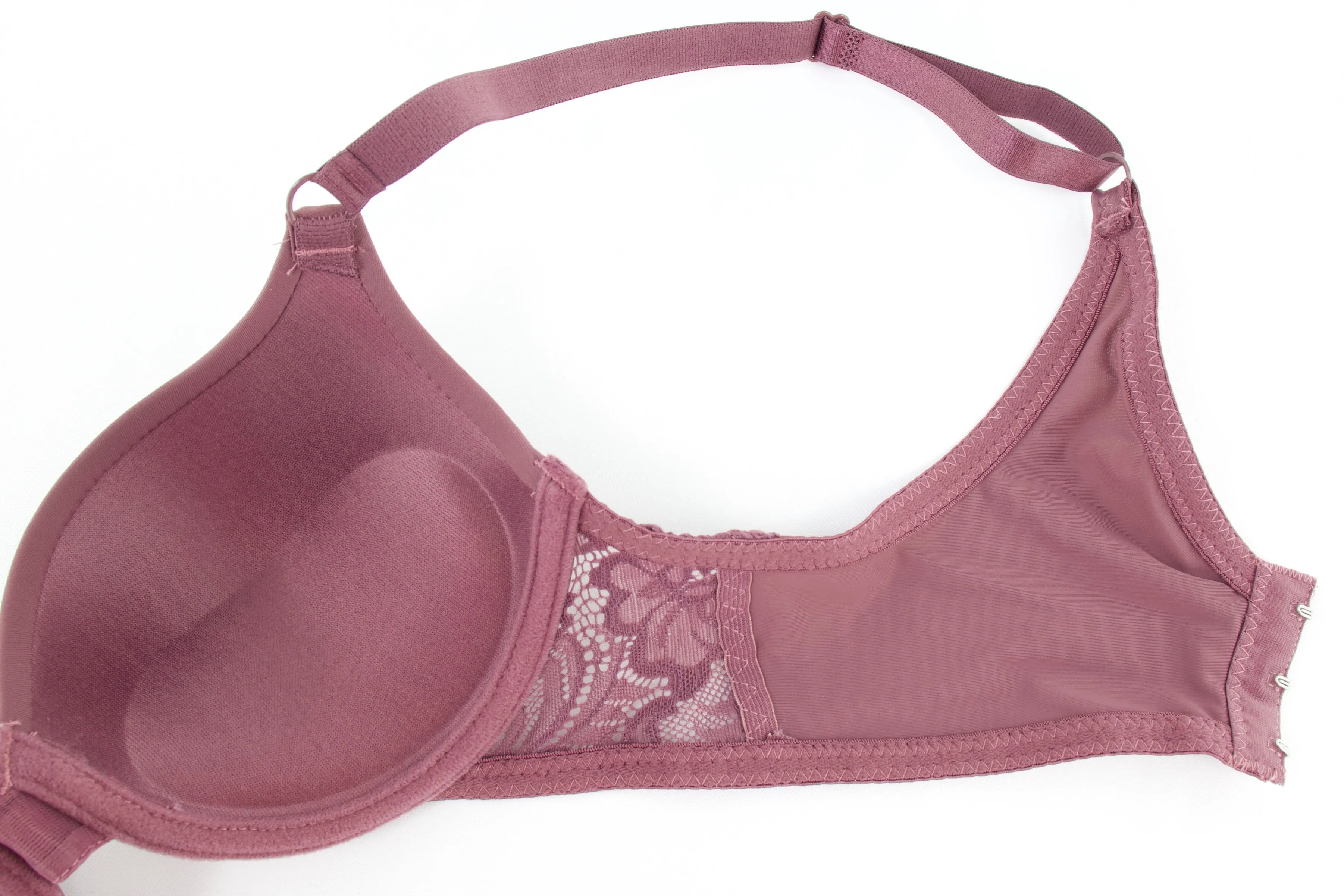 BRA LISO CON PUSH-UP Y DETALLE DE ENCAJE IB7271