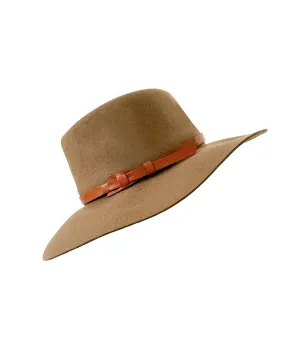 Sombrero Beige de lana con toquilla de piel